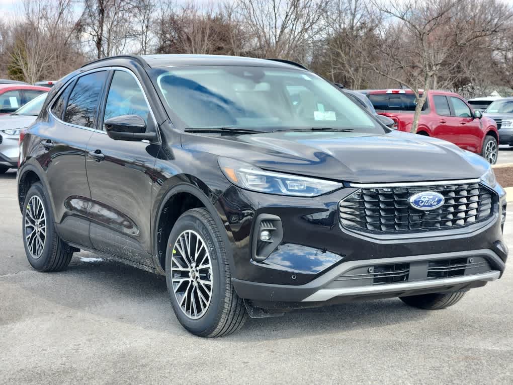 2025 Ford Escape Plug-In Hybrid photo 2