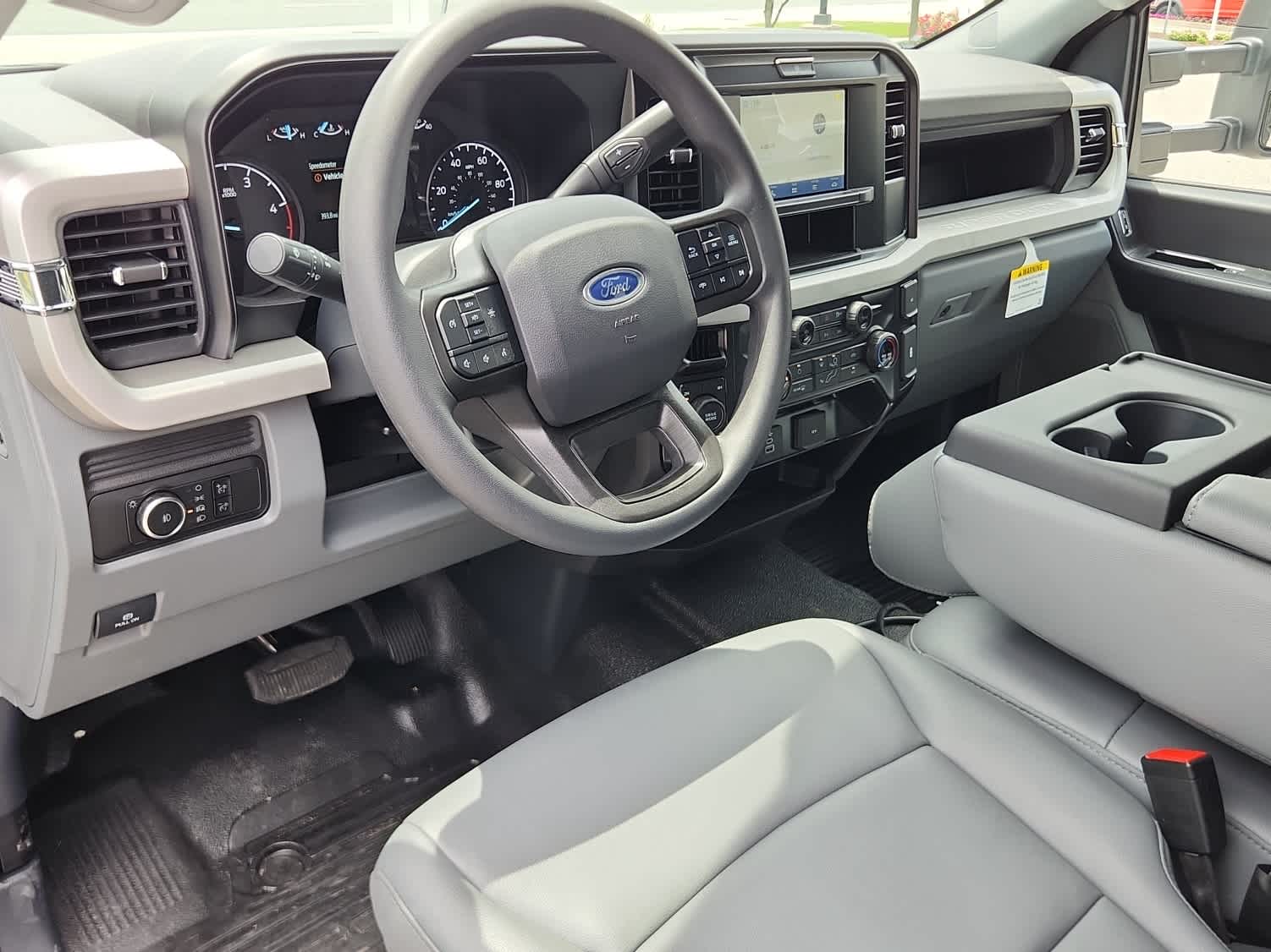 2025 Ford F-350 Super Duty Chassis Cab XL - Photo 10