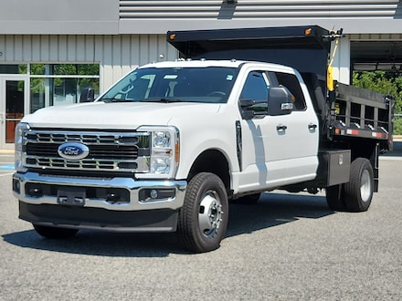 2025 Ford Super Duty F-350 DRW F-350 XL Truck Crew Cab