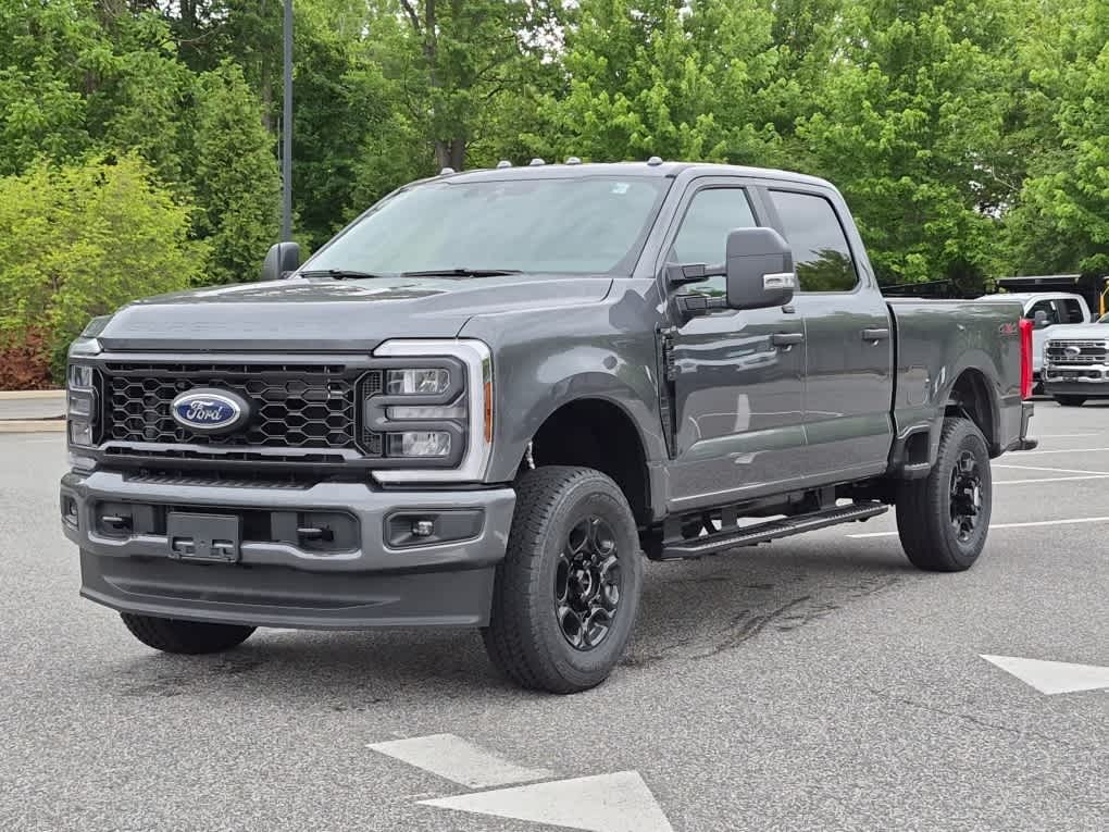 2026 Ford F-250 XL 4x4 Crew Cab 6-3/4' Box's photo