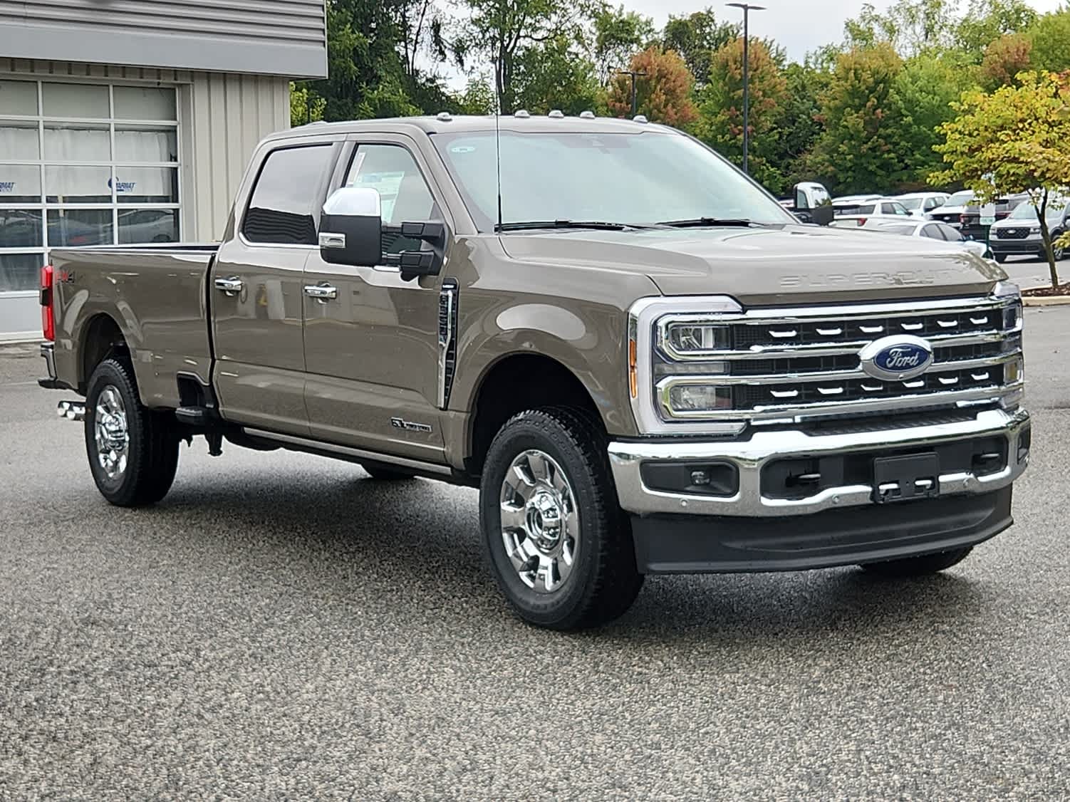 2026 Ford F-350 Lariat photo 2