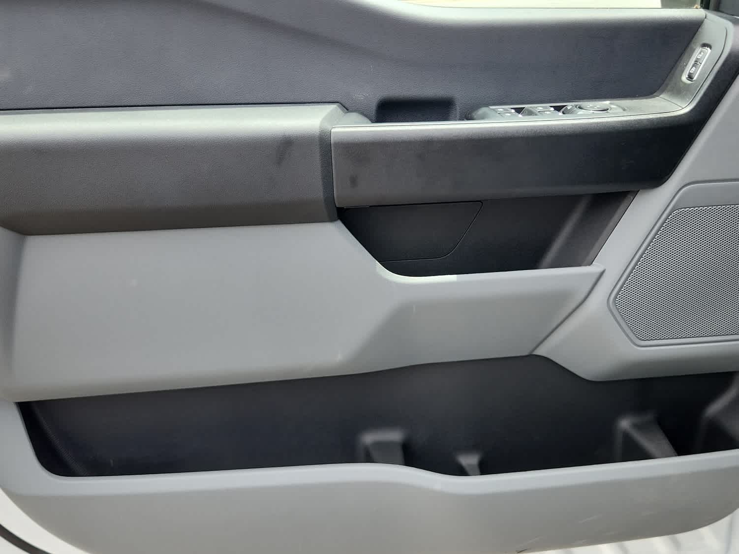 2025 Ford F-350 Super Duty Chassis Cab XL - Photo 16