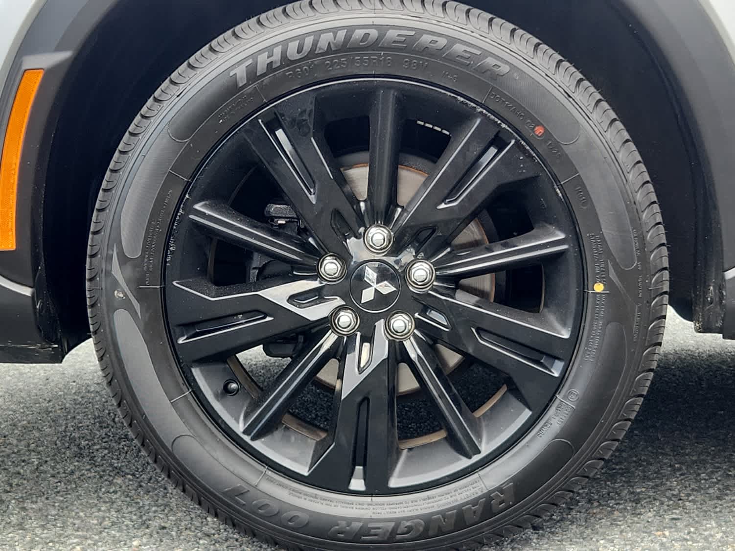 2023 Mitsubishi Eclipse Cross LE photo 4