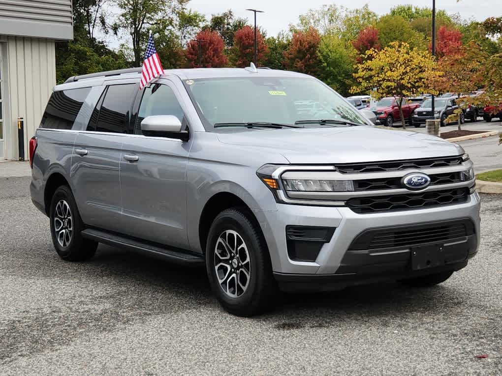 2024 Ford Expedition MAX XLT photo 2