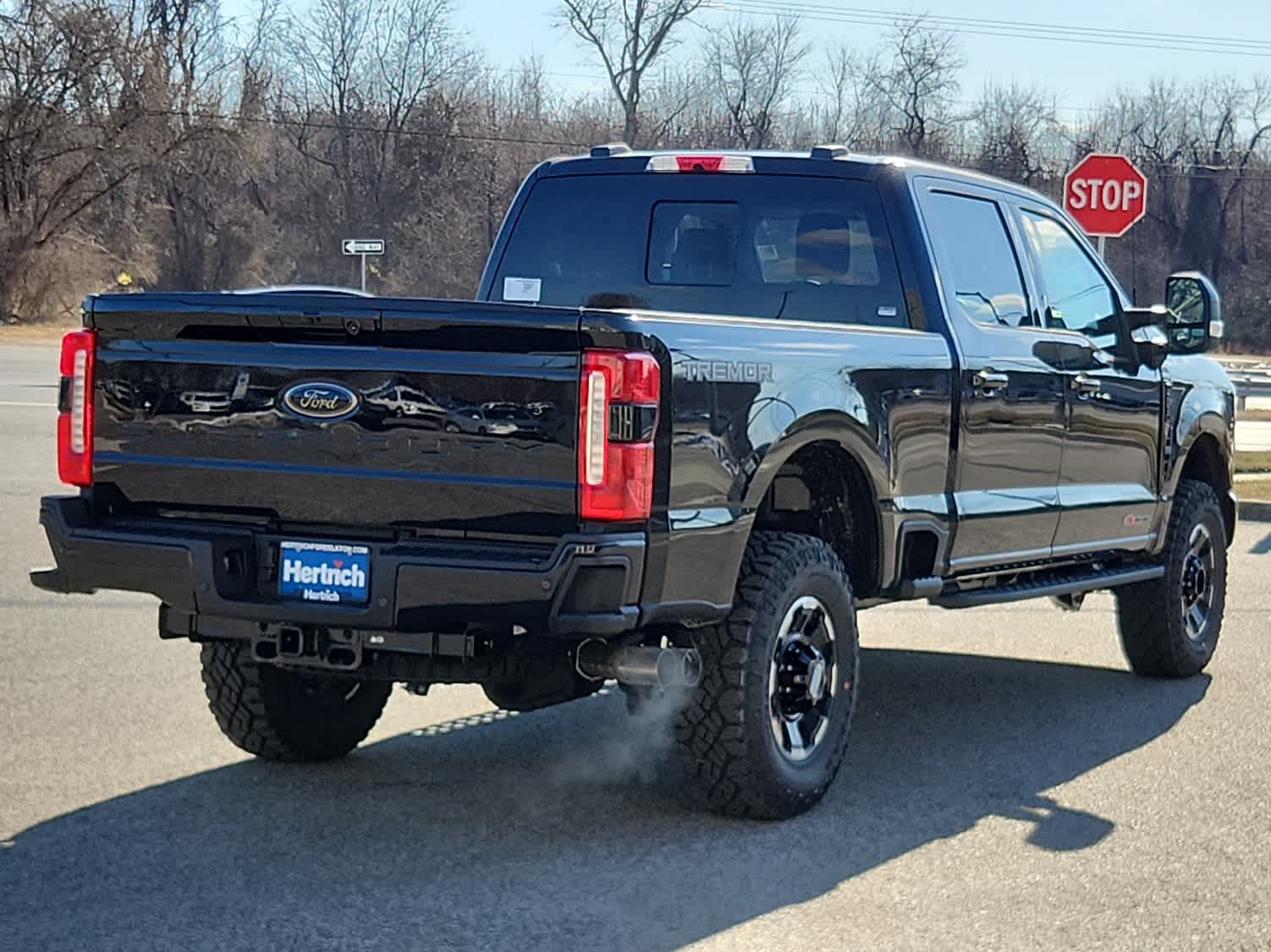 2025 Ford F-250 Lariat photo 3