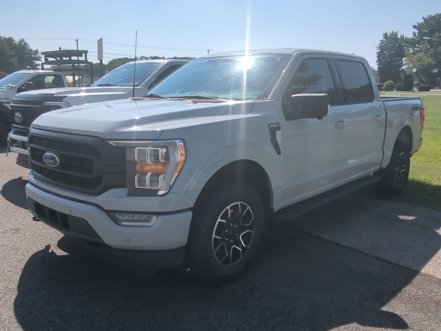 2023 Ford F-150 XLT photo 2