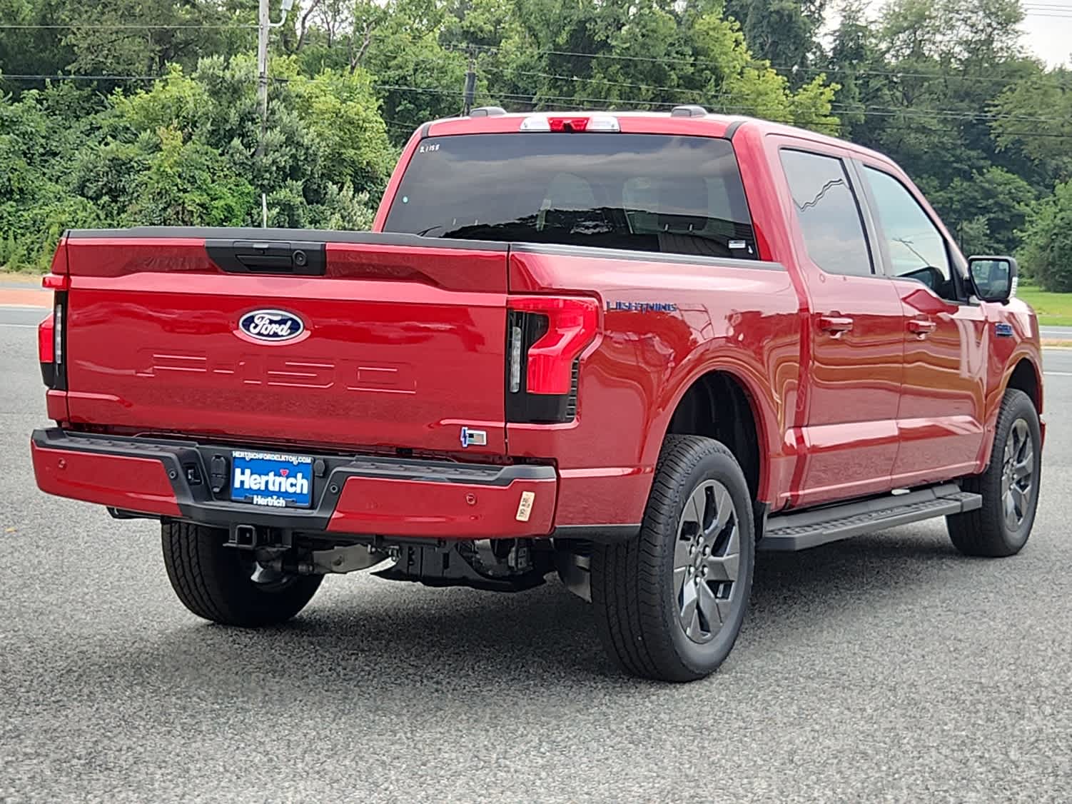 2025 Ford F-150 Lightning photo 3