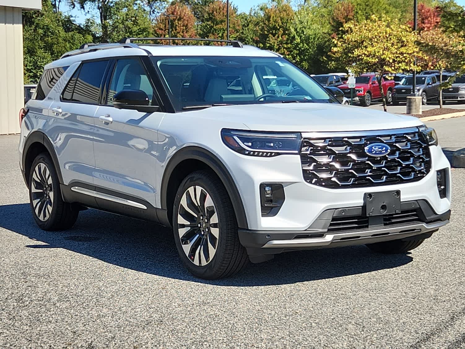 2025 Ford Explorer Platinum photo 2