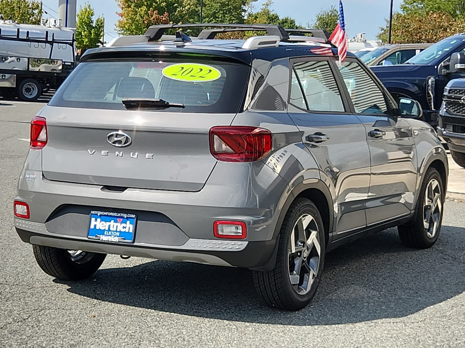 2022 Hyundai Venue SEL Limited photo 2