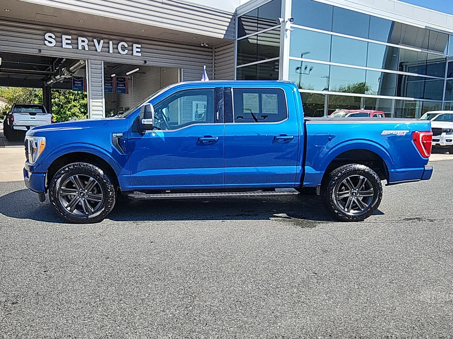 2022 Ford F-150 XLT photo 2