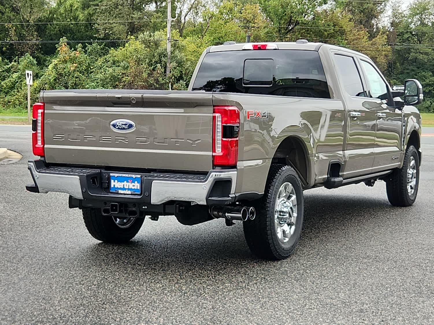 2026 Ford F-350 Lariat photo 3