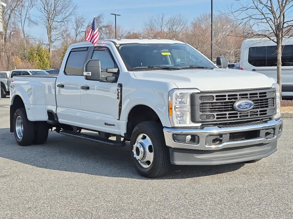 Used 2023 Ford Super Duty F-350 DRW XL 4WD Crew Cab 8 Box Truck Crew Cab