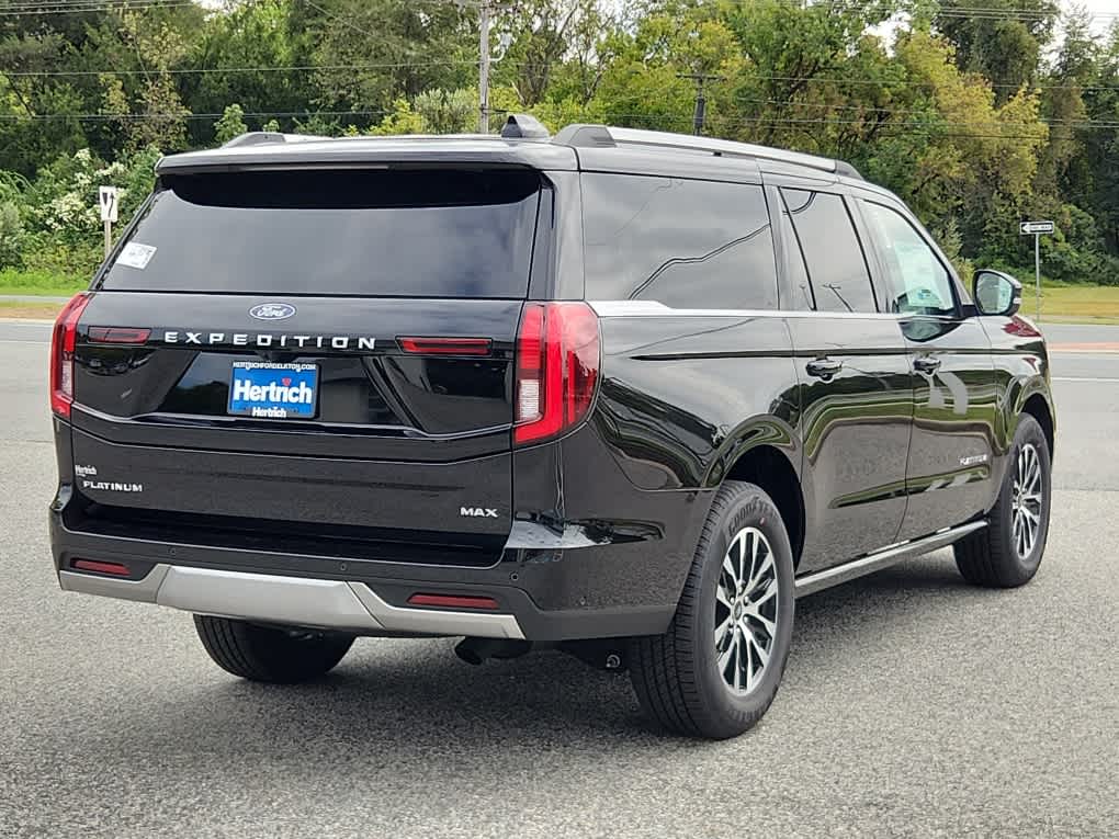 2025 Ford Expedition Platinum MAX photo 3