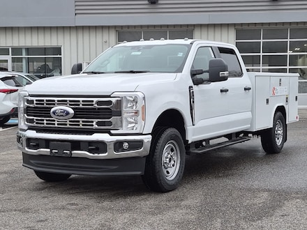 2026 Ford Super Duty F-350 SRW Chassis Cab F-350&reg; XL Truck Crew Cab