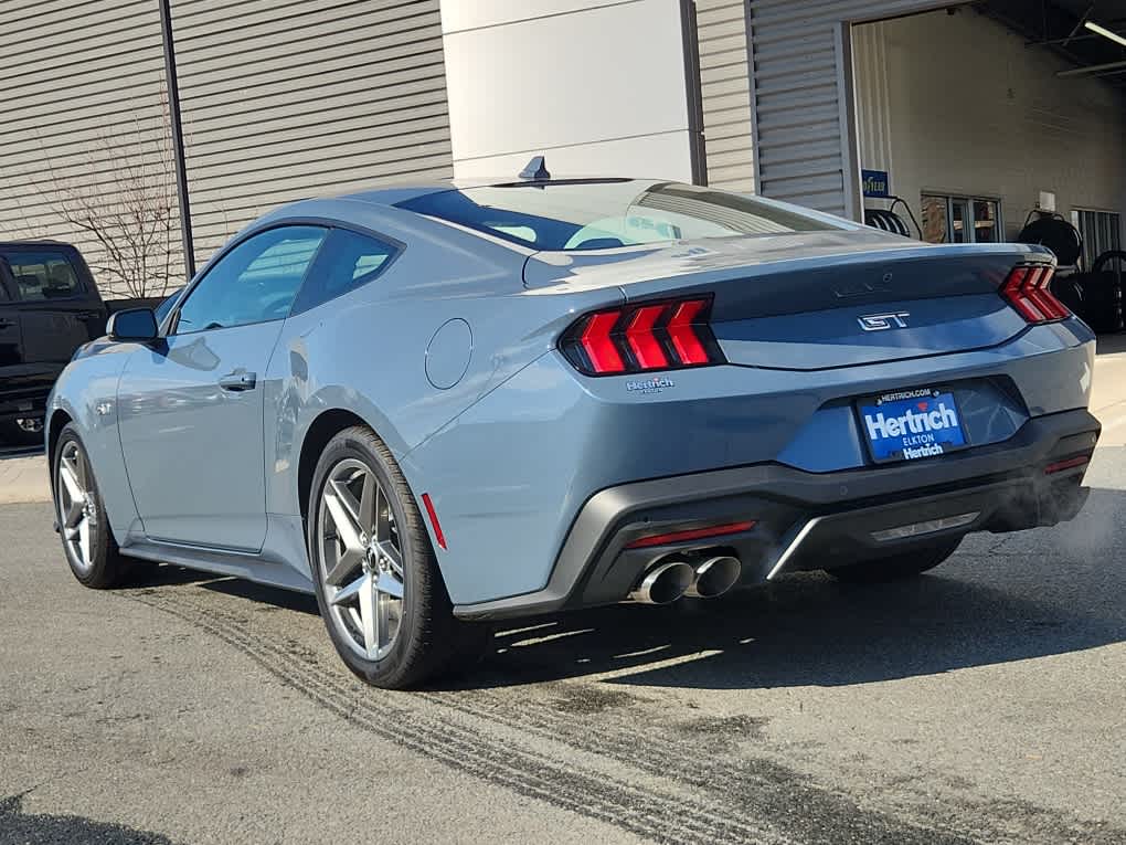 2025 Ford Mustang GT Premium photo 4