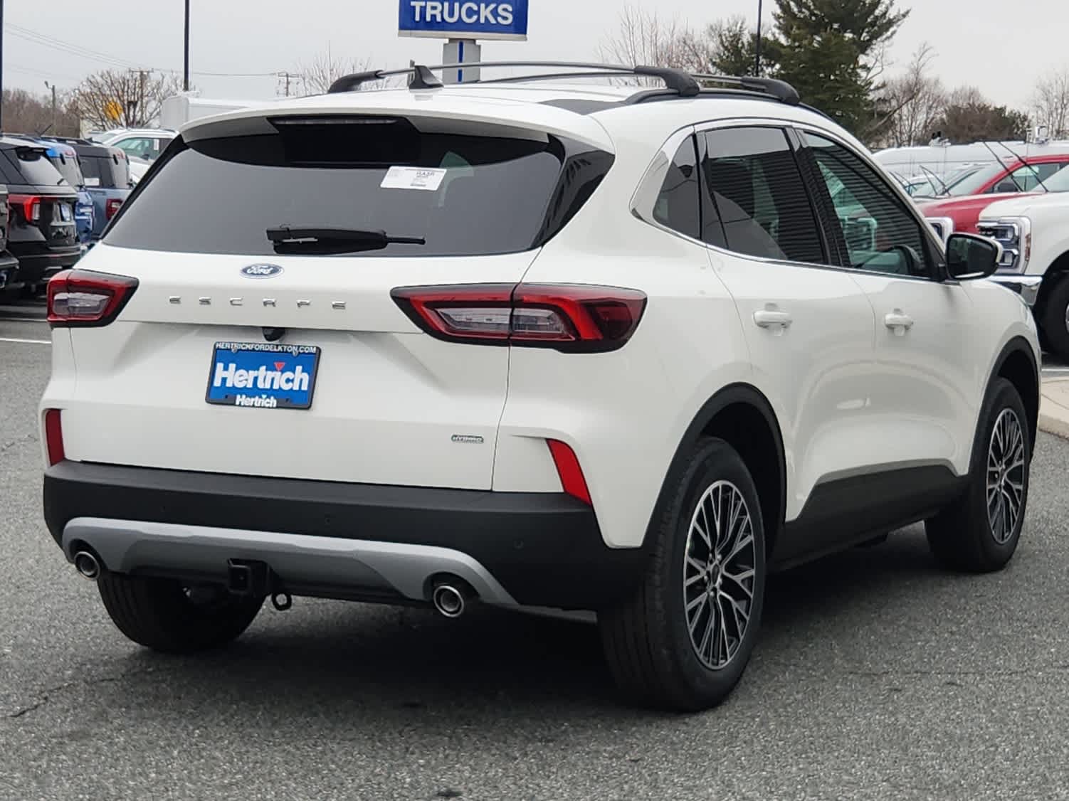2025 Ford Escape Plug-In Hybrid photo 3