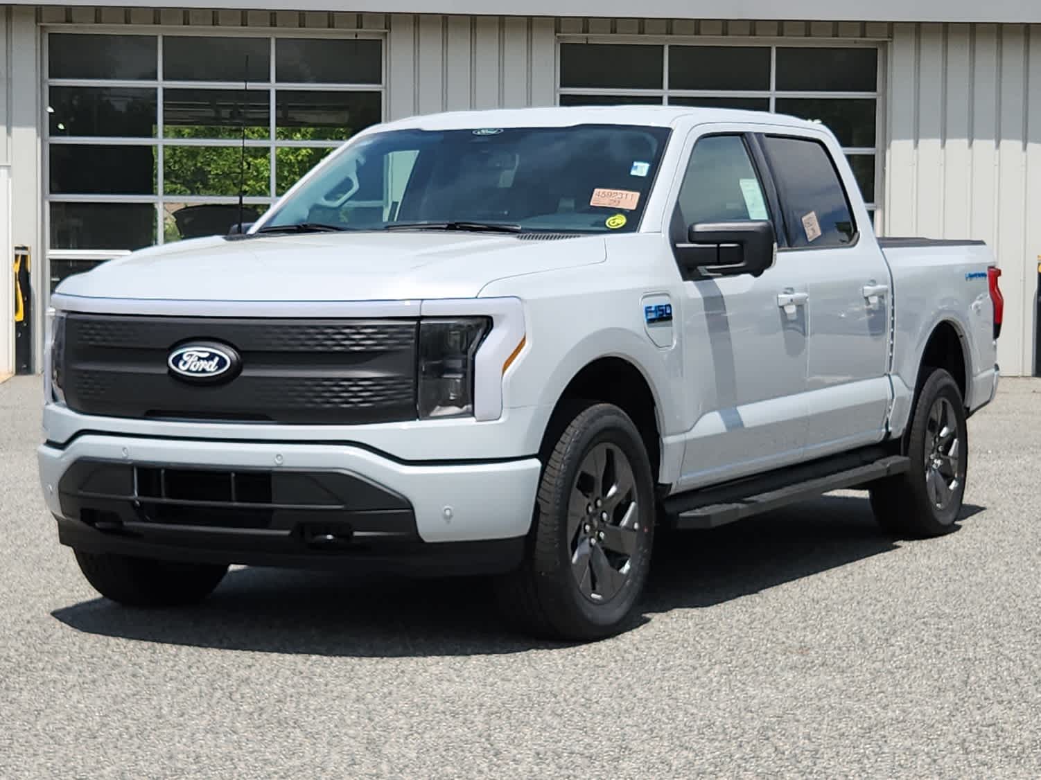 2025 Ford F-150 Lightning Flash's photo