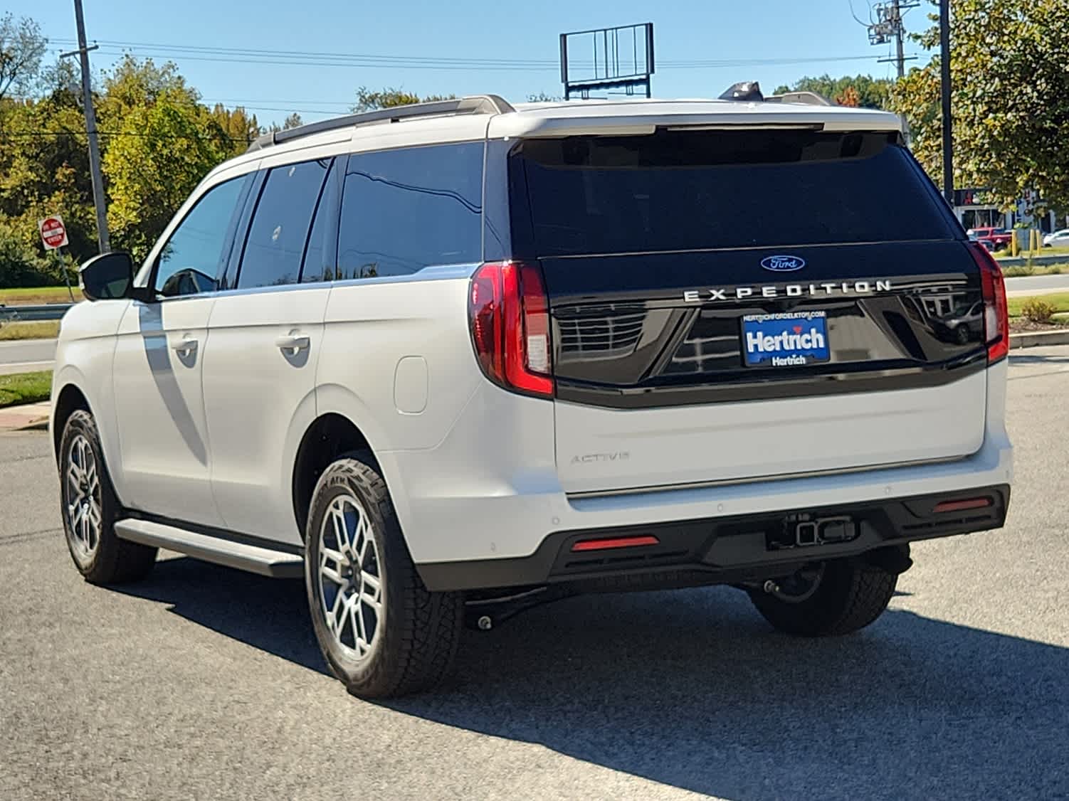 2025 Ford Expedition photo 4