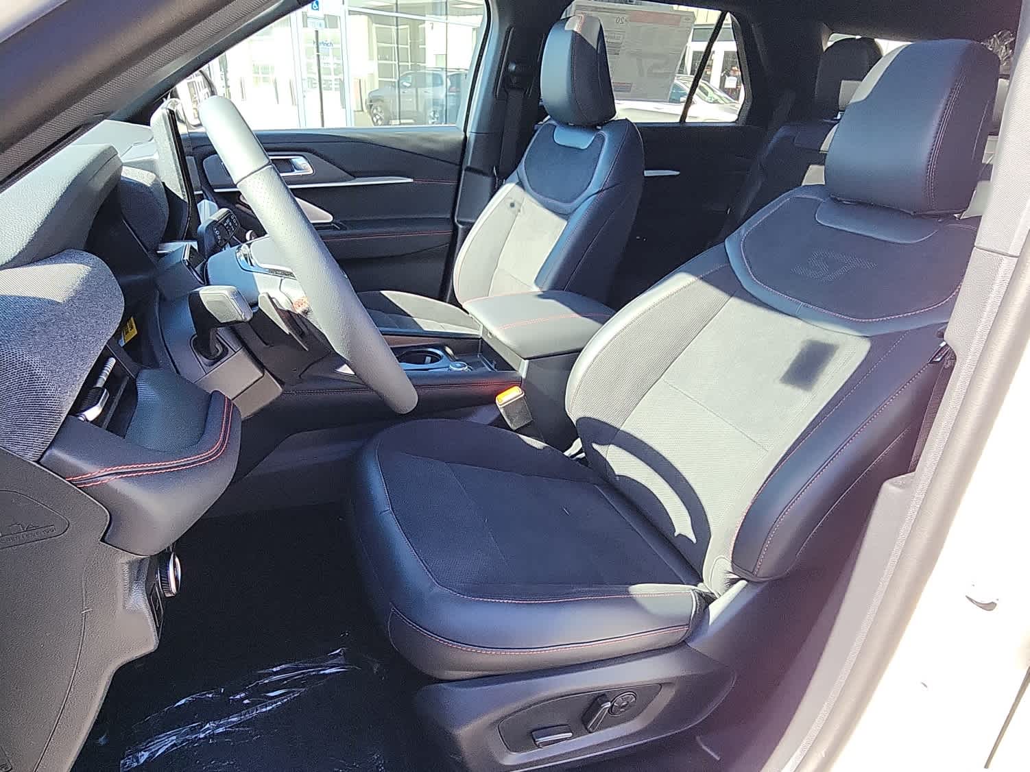 2026 Ford Explorer ST - Photo 12
