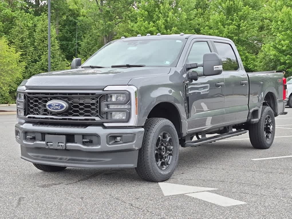 2026 Ford F-250 XL 4x4 Crew Cab 6-3/4' Box's photo