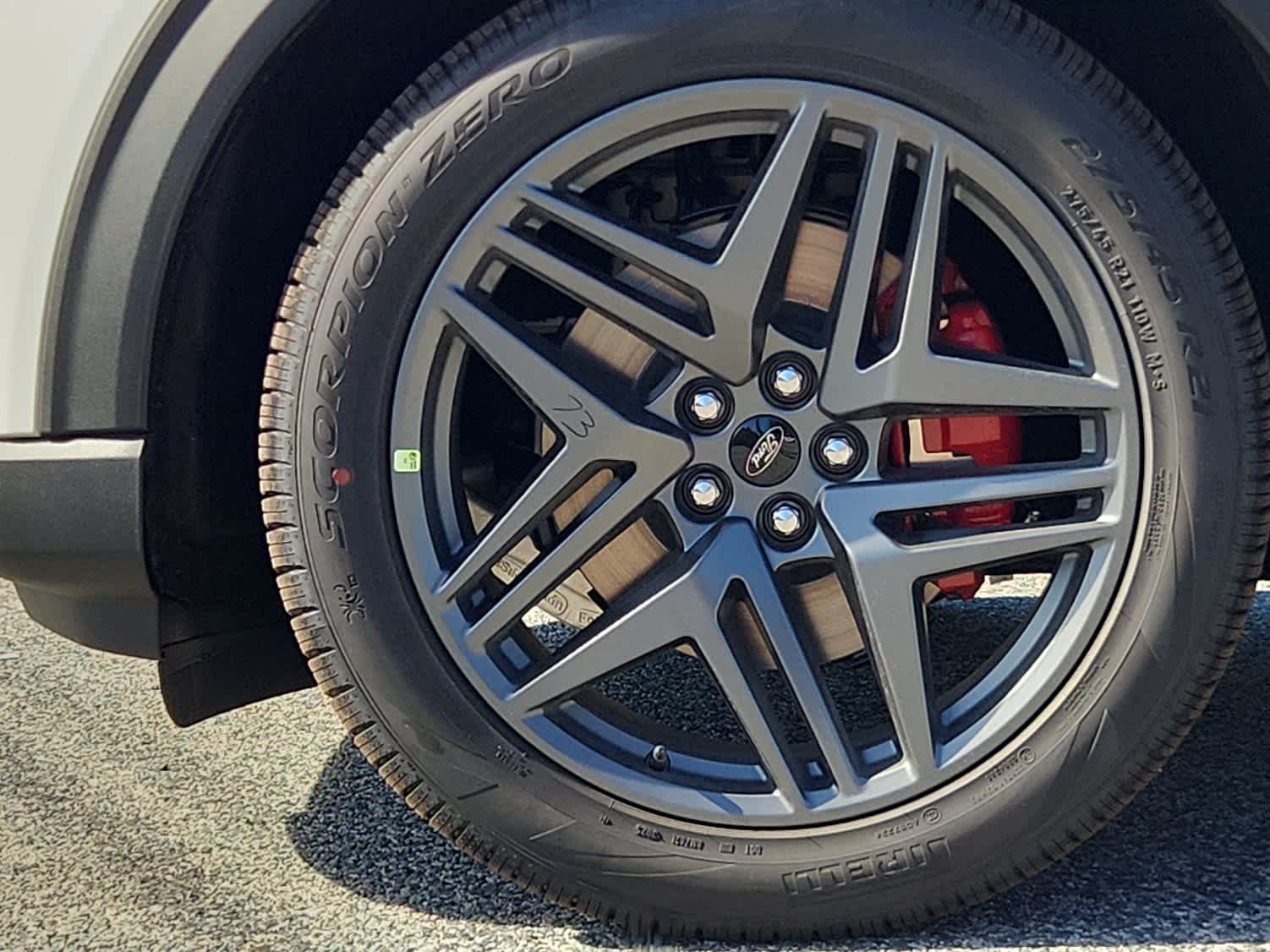2026 Ford Explorer ST - Photo 6