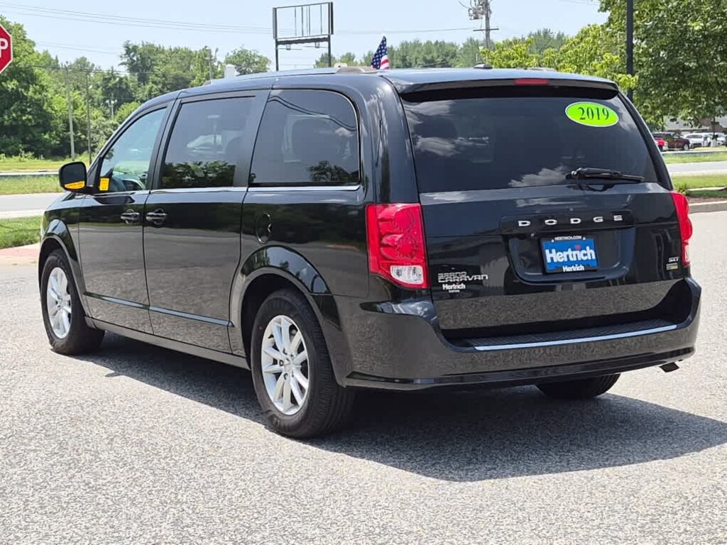 Used 2019 Dodge Grand Caravan SXT Van Passenger Van