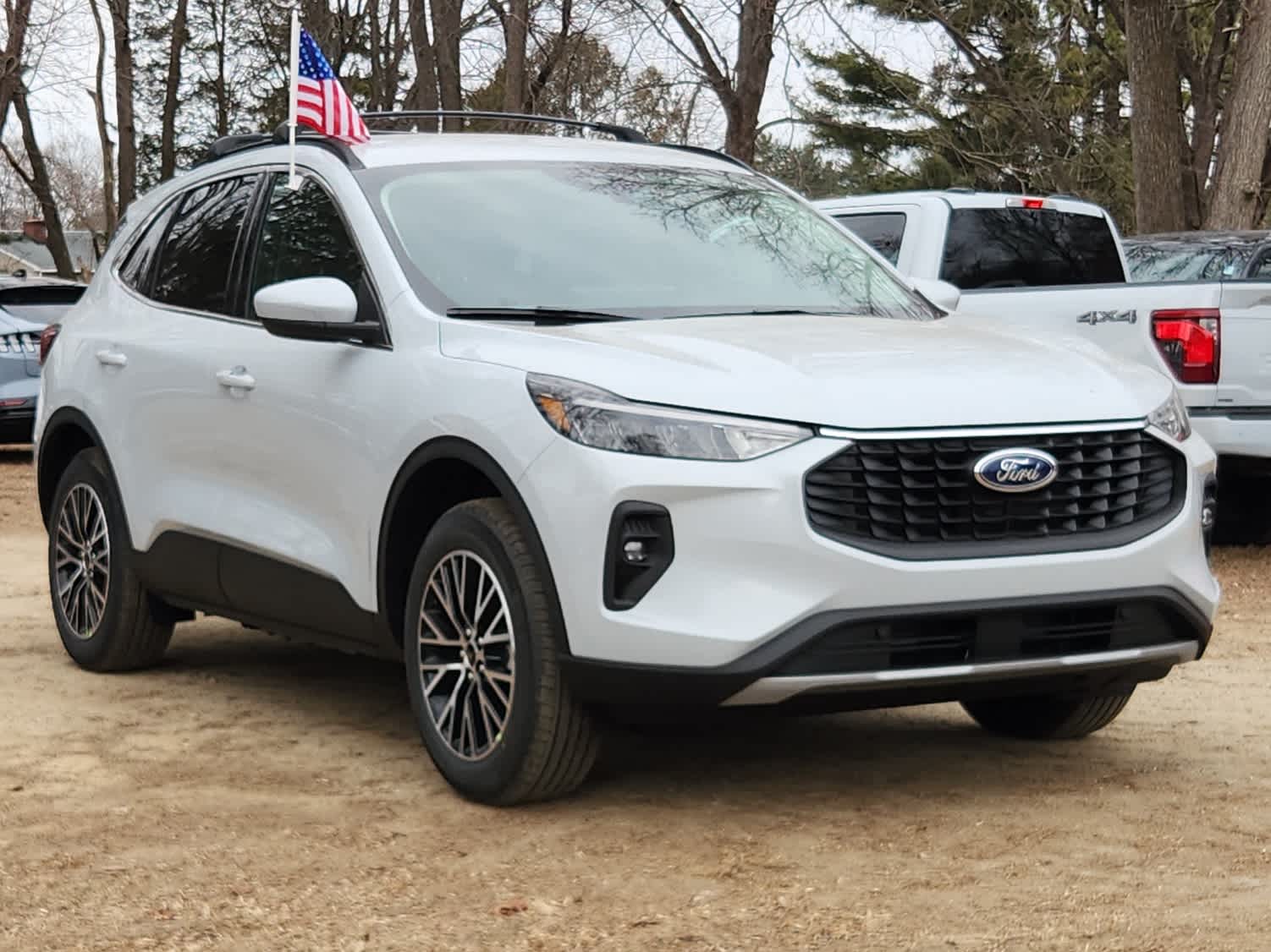 2025 Ford Escape Plug-In Hybrid photo 2