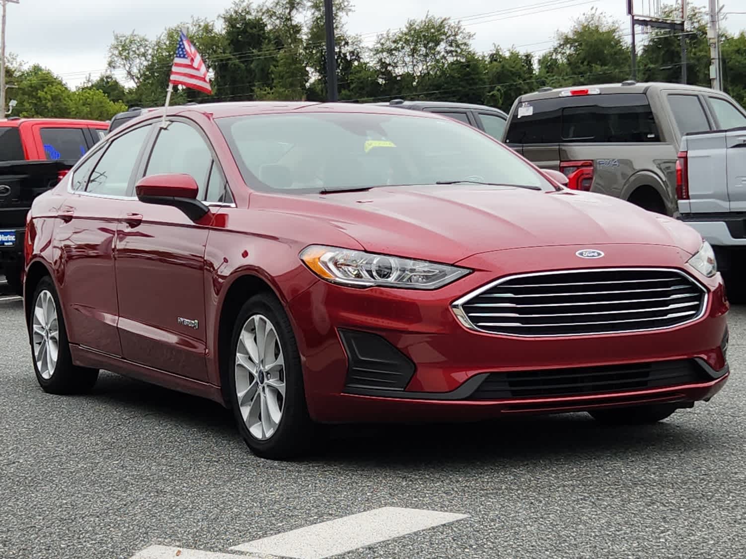 Used 2019 Ford Fusion Hybrid SE with VIN 3FA6P0LU2KR204960 for sale in New Castle, DE