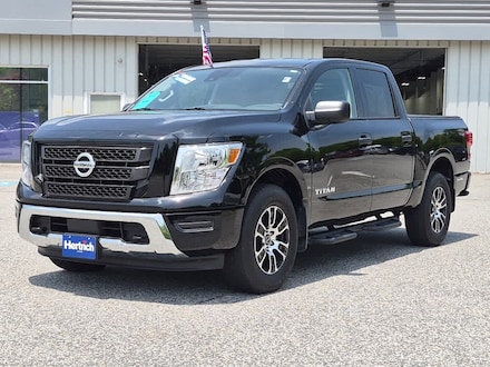 2023 Nissan Titan SV 4x4 Crew Cab Truck Crew Cab