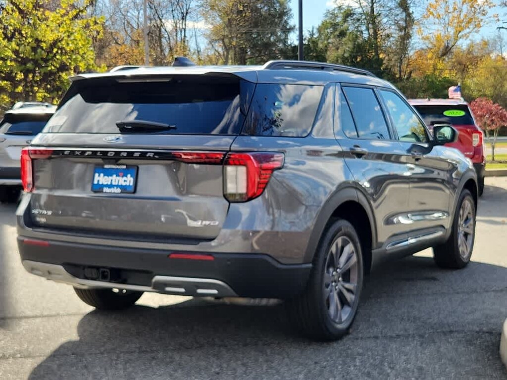 New 2025 Ford Explorer Active SUV