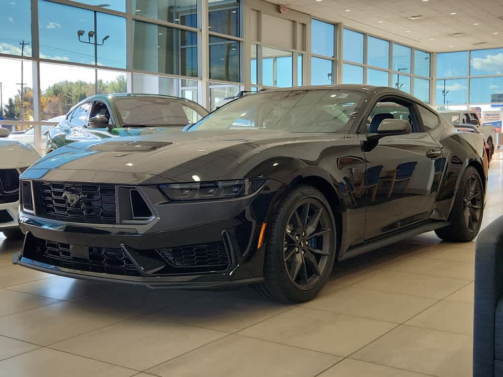 2025 Ford Mustang Dark Horse's photo