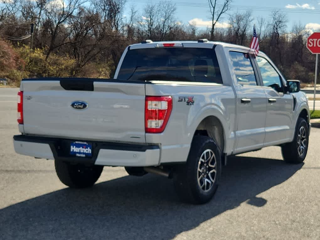 2022 Ford F-150 XL photo 2