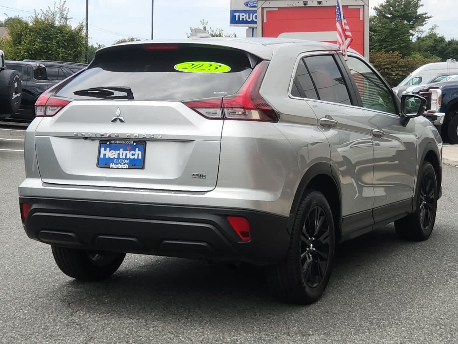 2023 Mitsubishi Eclipse Cross LE photo 3