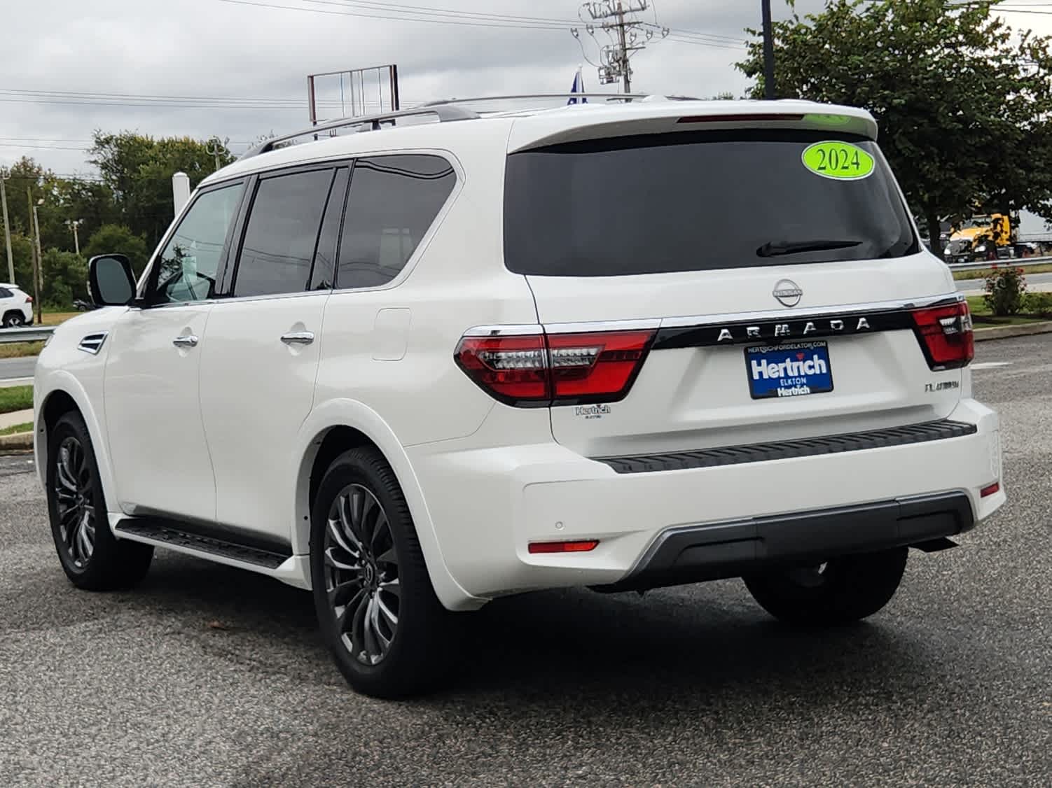 2024 Nissan Armada Platinum photo 3