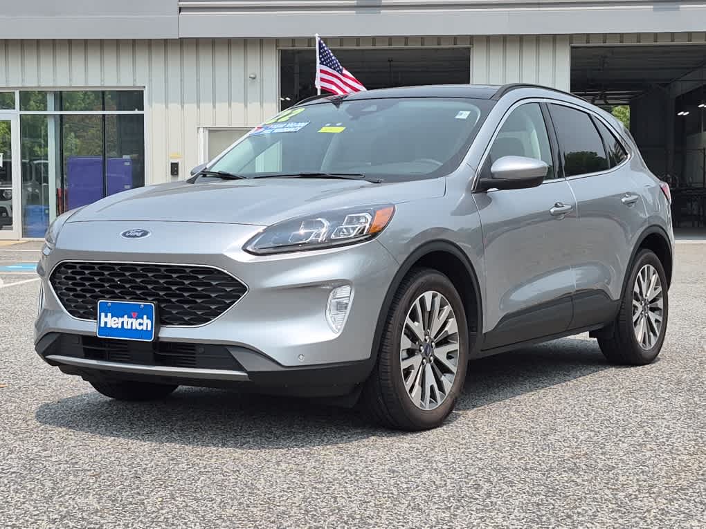 Iconic Silver Metallic 2022 Ford Escape SUV / Crossover All-Wheel Drive Automatic