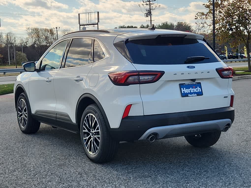 2026 Ford Escape Plug-In Hybrid photo 4