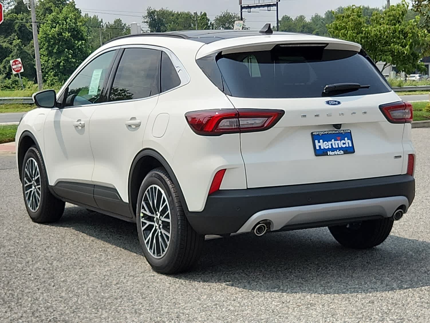 2025 Ford Escape Plug-In Hybrid photo 4