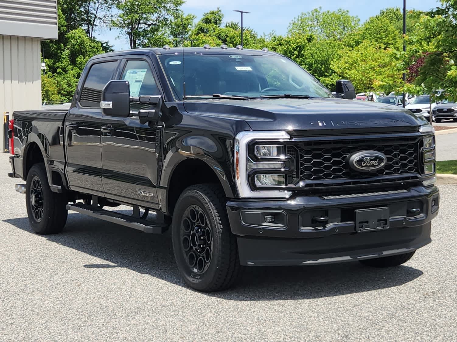 2025 Ford F-250 Lariat photo 2
