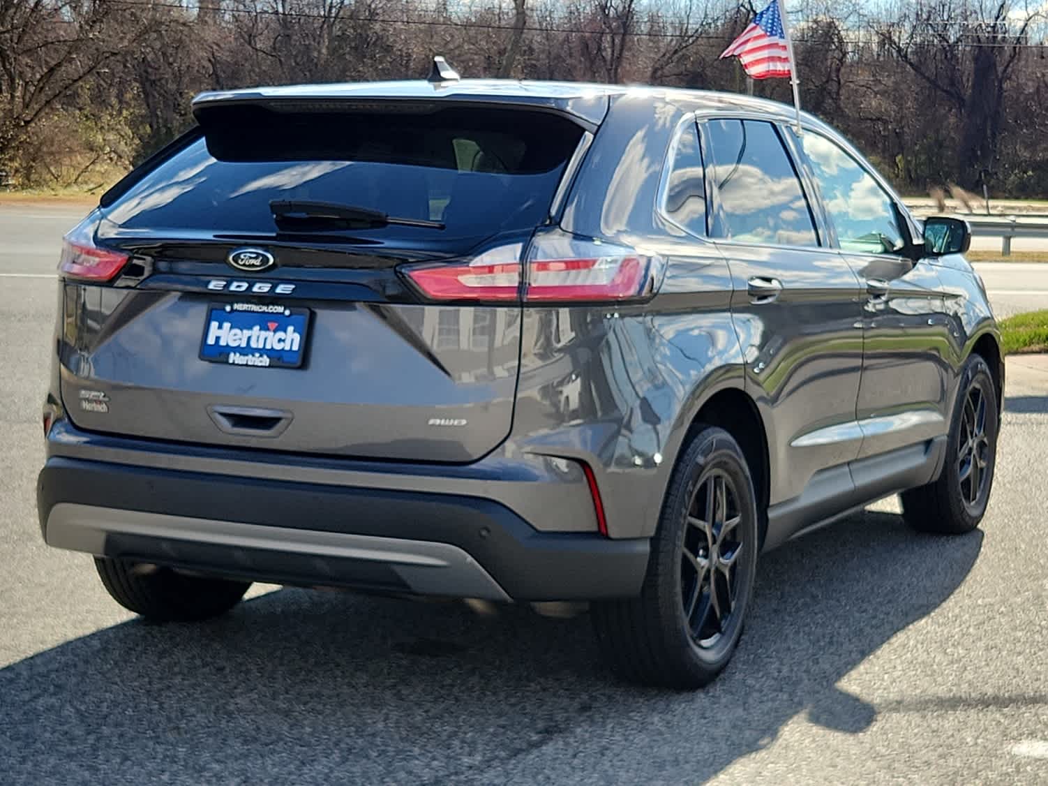 2022 Ford Edge SEL photo 3