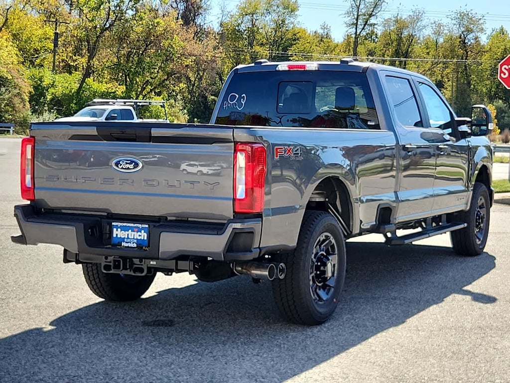 New 2026 Ford Super Duty F-350 SRW F-350 XL Truck Crew Cab