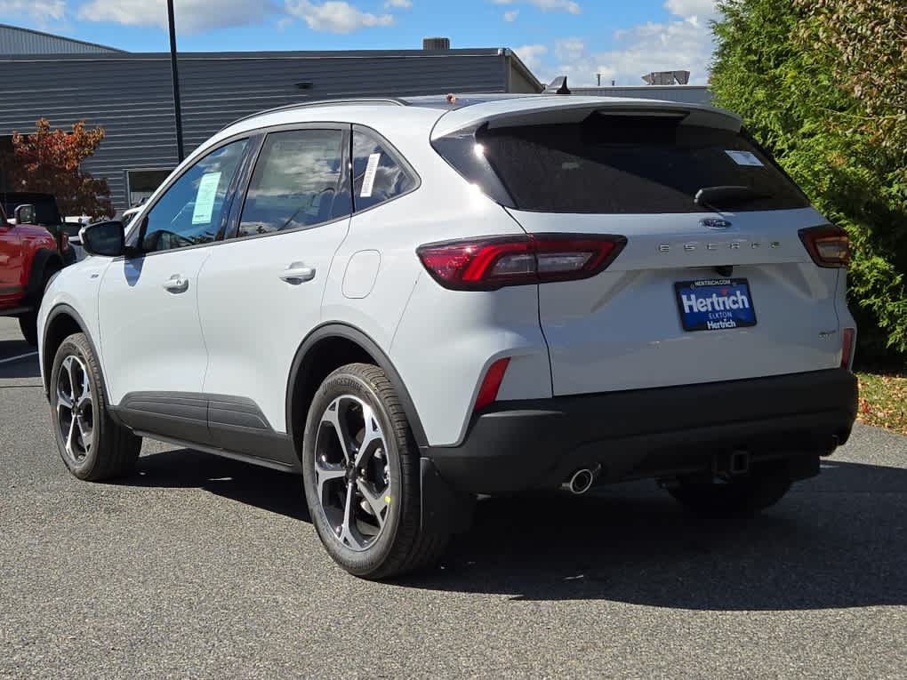 2025 Ford Escape ST-Line Select photo 4