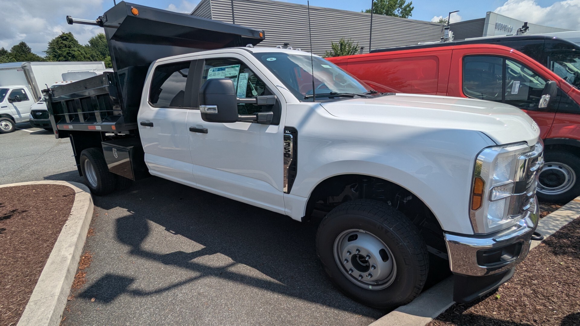 2025 Ford F-350 XL photo 4