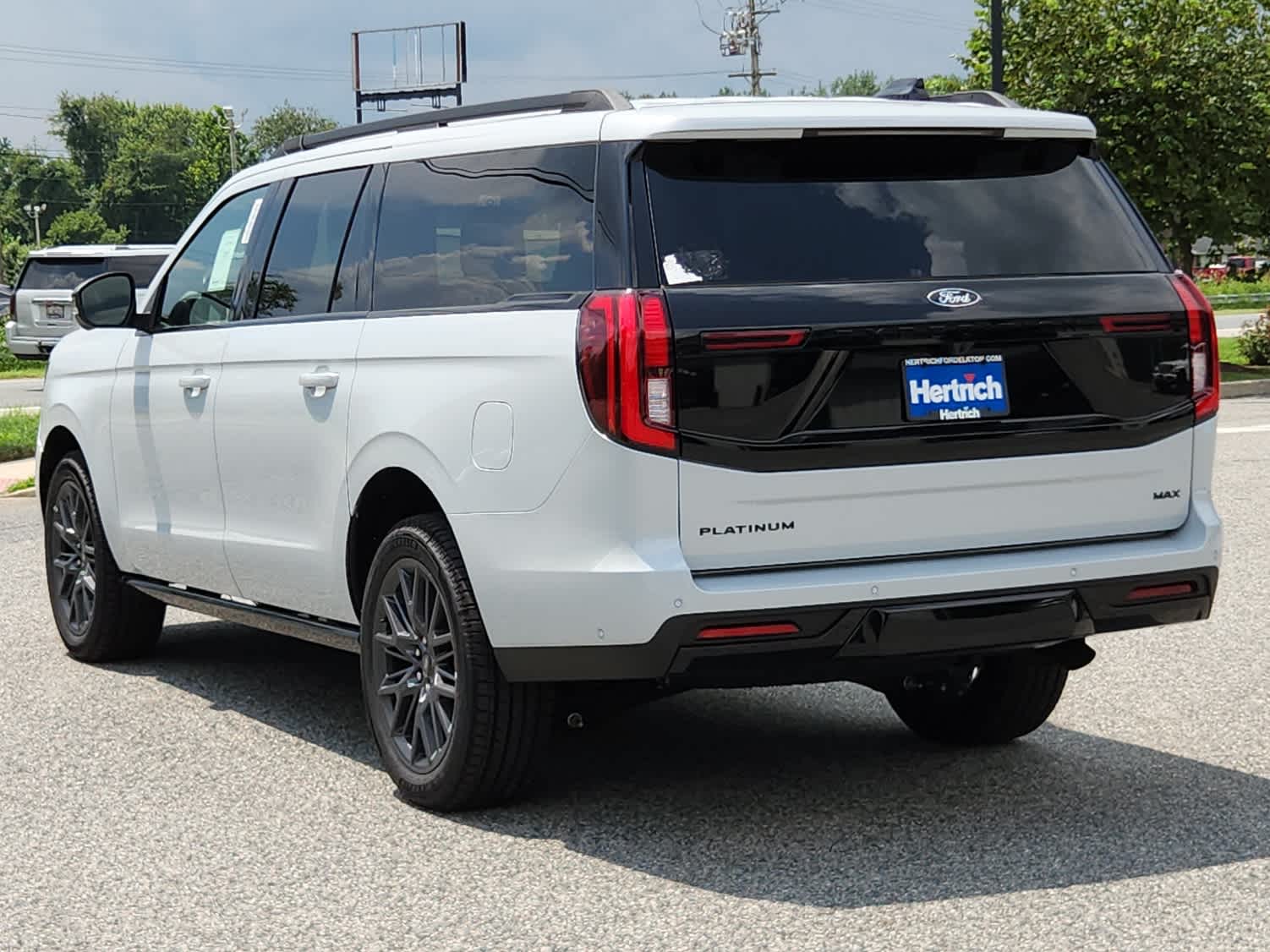 2025 Ford Expedition Platinum MAX photo 4