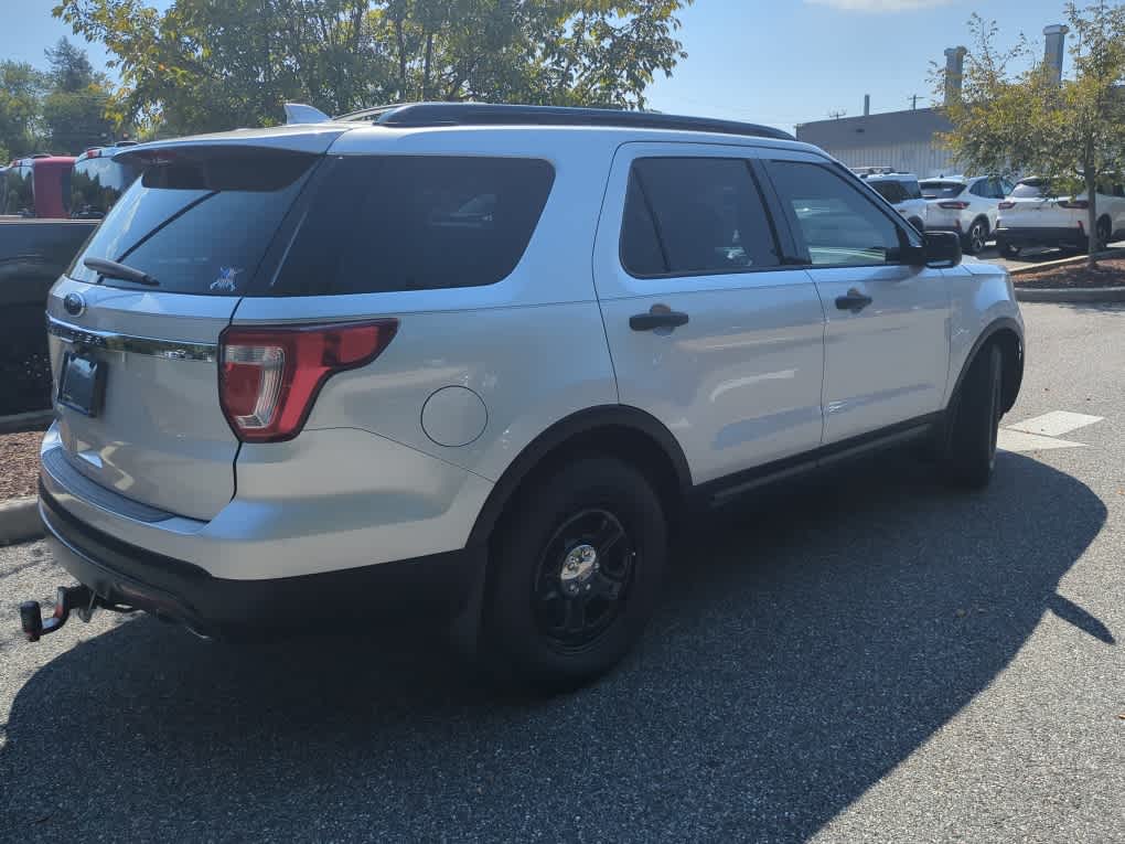 2017 Ford Explorer Base photo 3