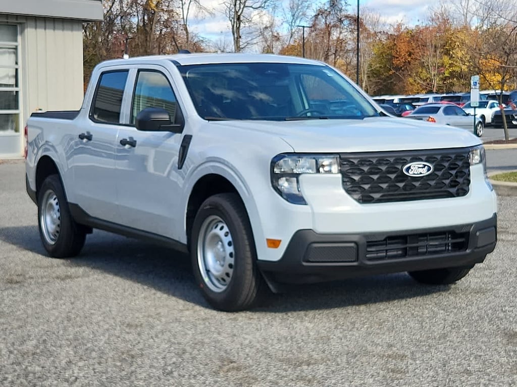 New 2025 Ford Maverick XL Truck SuperCrew