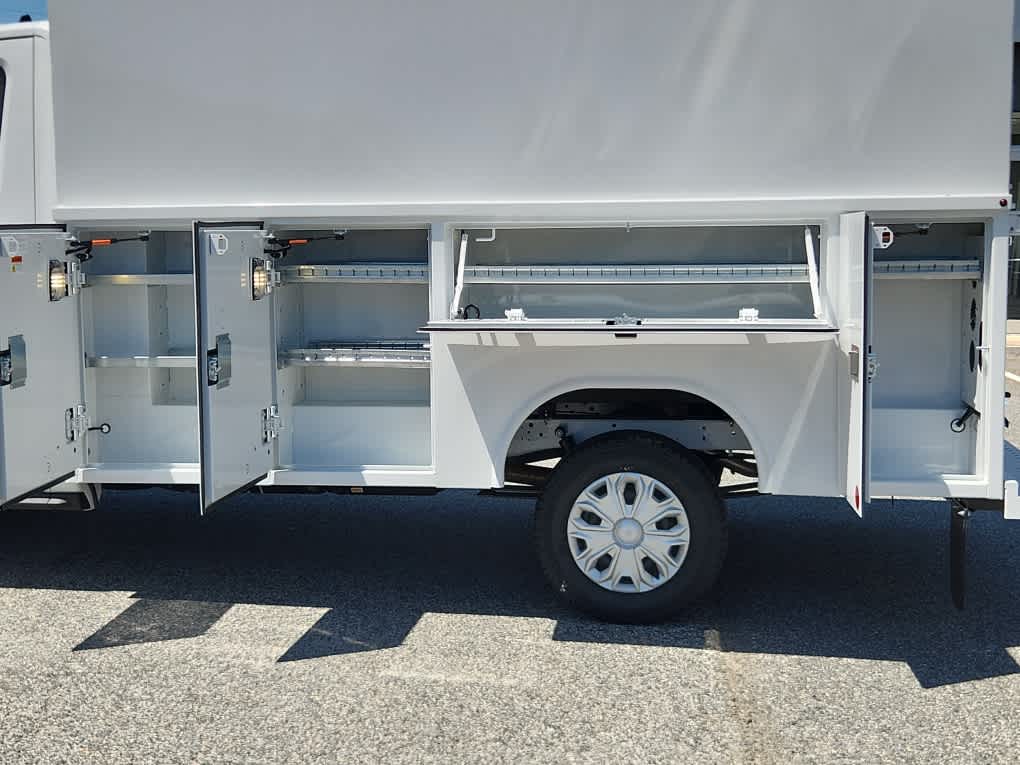 2025 Ford Transit Cutaway Base - Photo 14