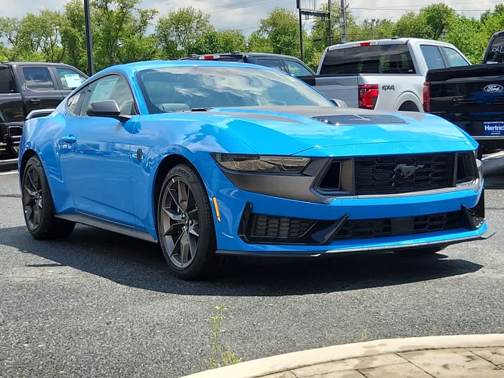 2025 Ford Mustang Dark Horse Premium photo 2