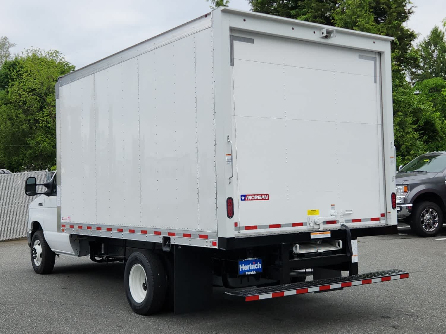 2025 Ford E-350 photo 4