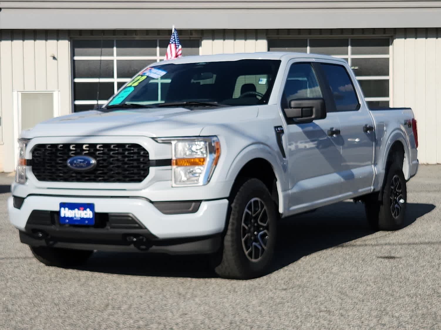 2022 Ford F-150 XL's photo