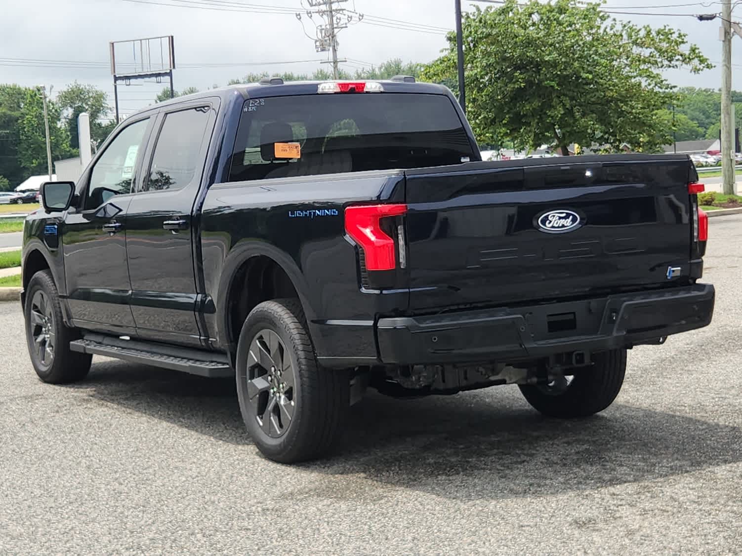 2025 Ford F-150 Lightning photo 4